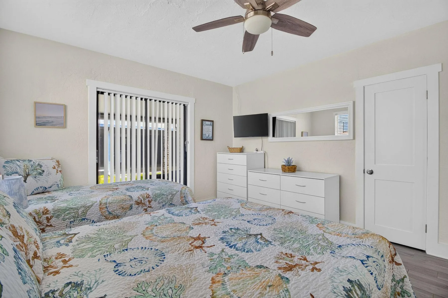 LOCATION!Lovely Venice Villa 2 min walk to beach
