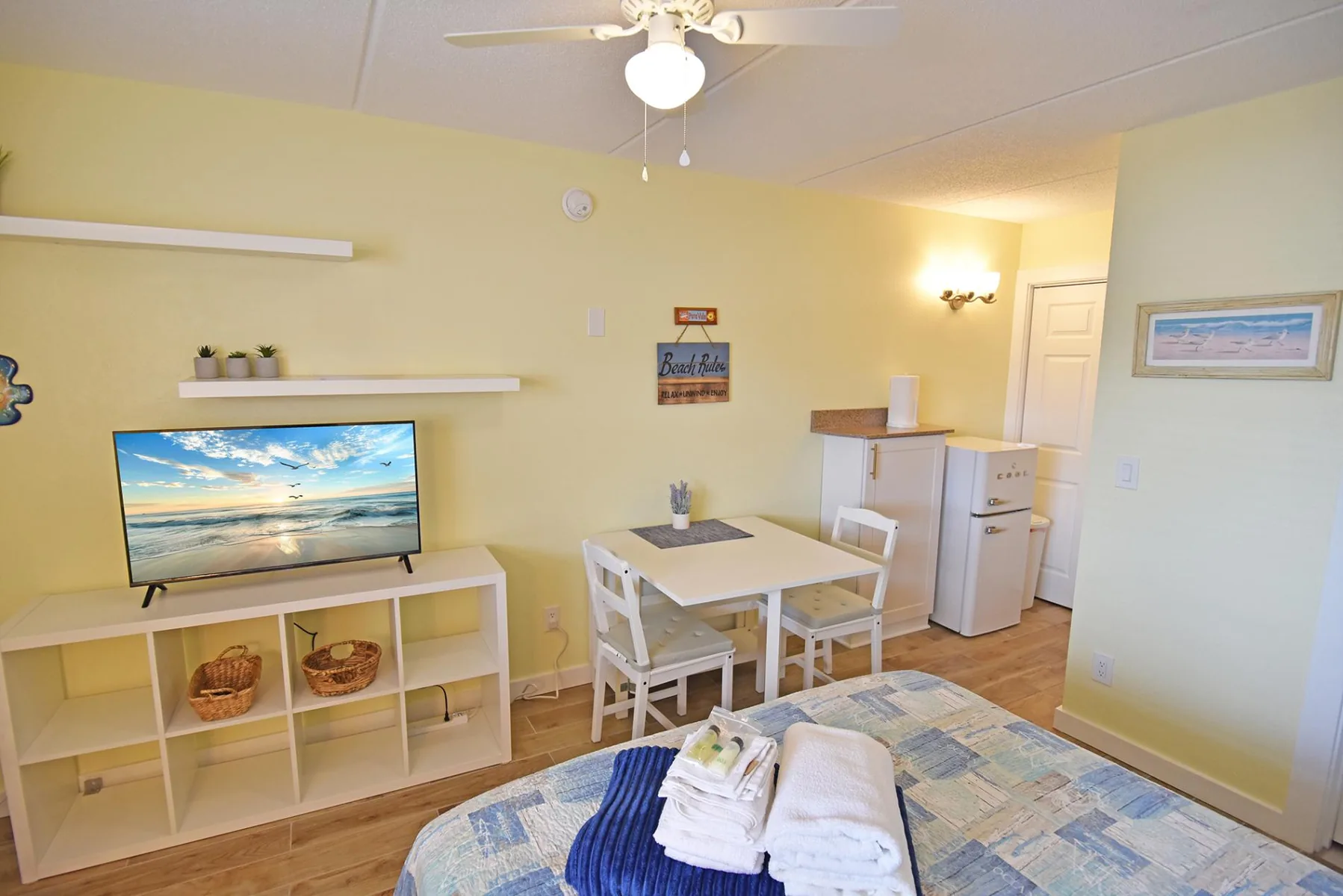 Lovely Venice Beach Studio (2 min. Walk to Beach)