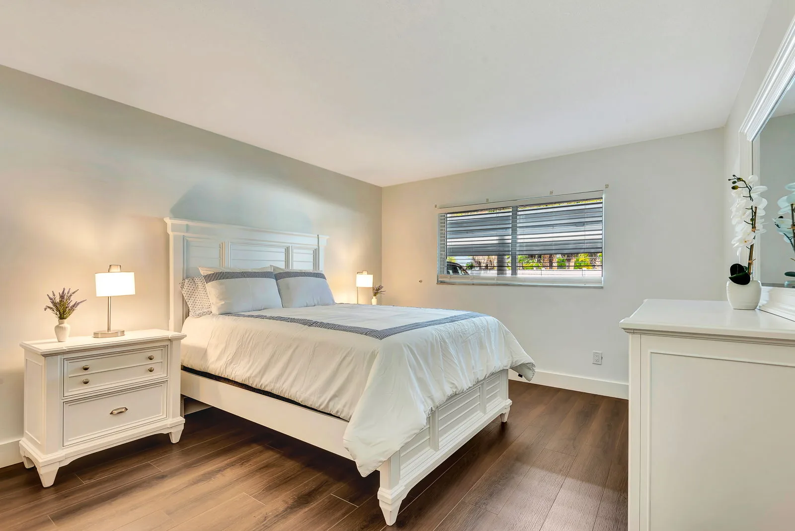 Steps to Siesta Beach – Poolside 2BR Condo