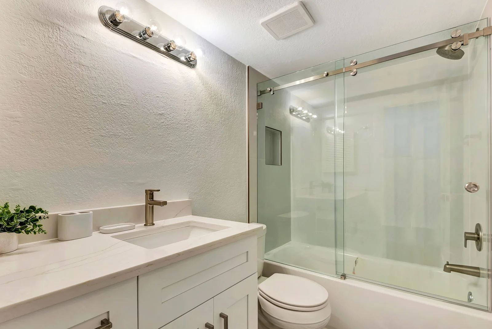 Steps to Siesta Beach – Poolside 2BR Condo