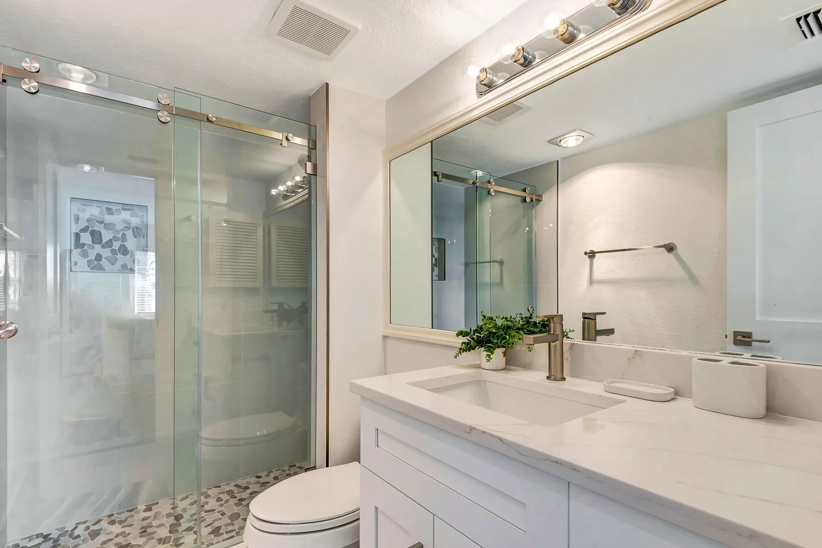 Steps to Siesta Beach – Poolside 2BR Condo