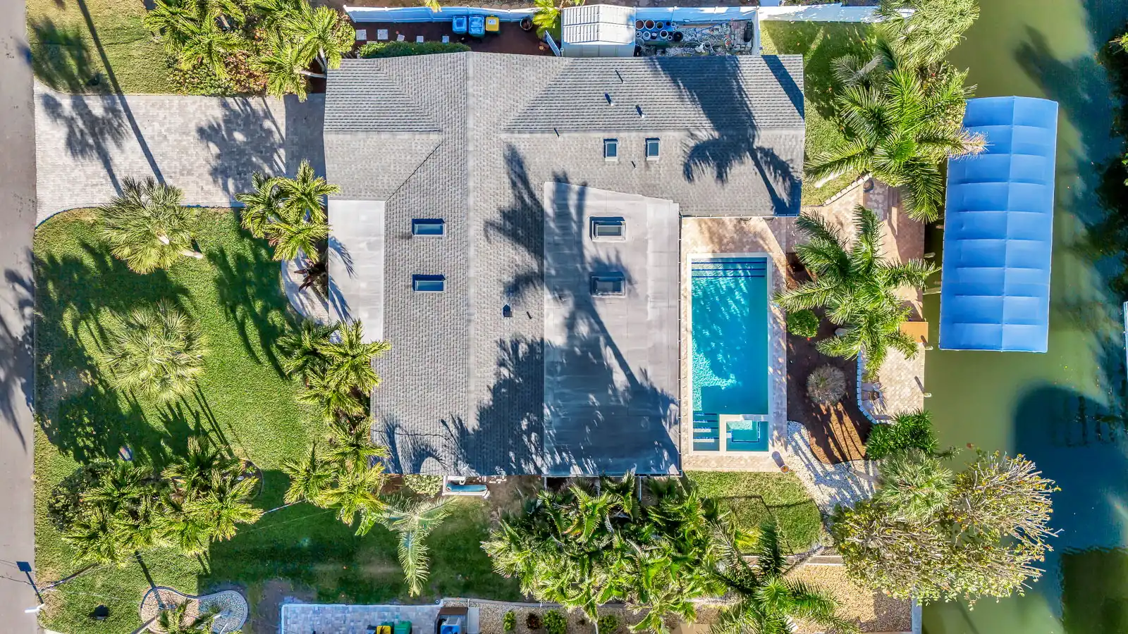 Canal-Front 3BR – Pool, Hot Tub & Boat Access
