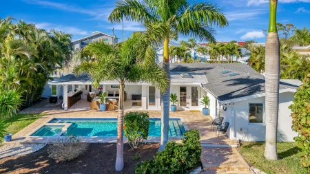 Canal-Front 3BR – Pool, Hot Tub & Boat Access