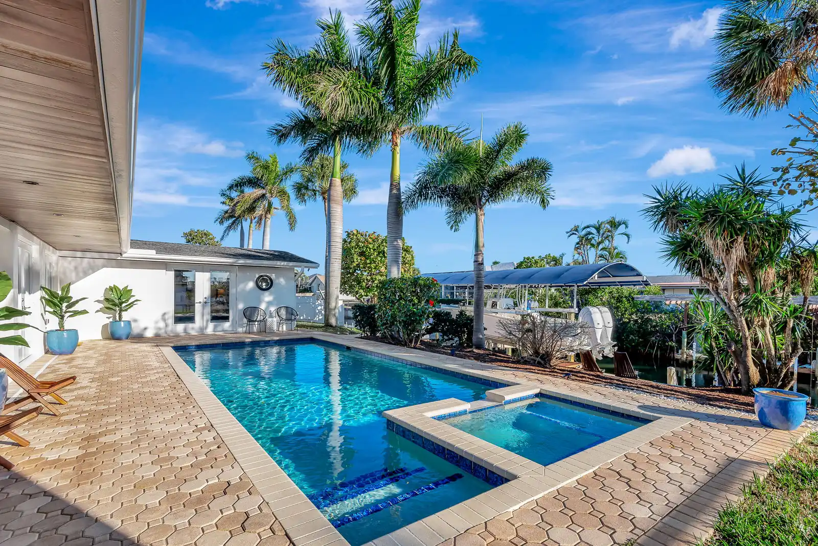 Canal-Front 3BR – Pool, Hot Tub & Boat Access