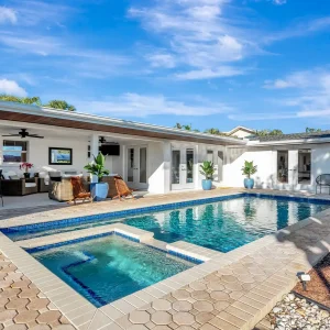 Canal-Front 3BR – Pool, Hot Tub & Boat Access