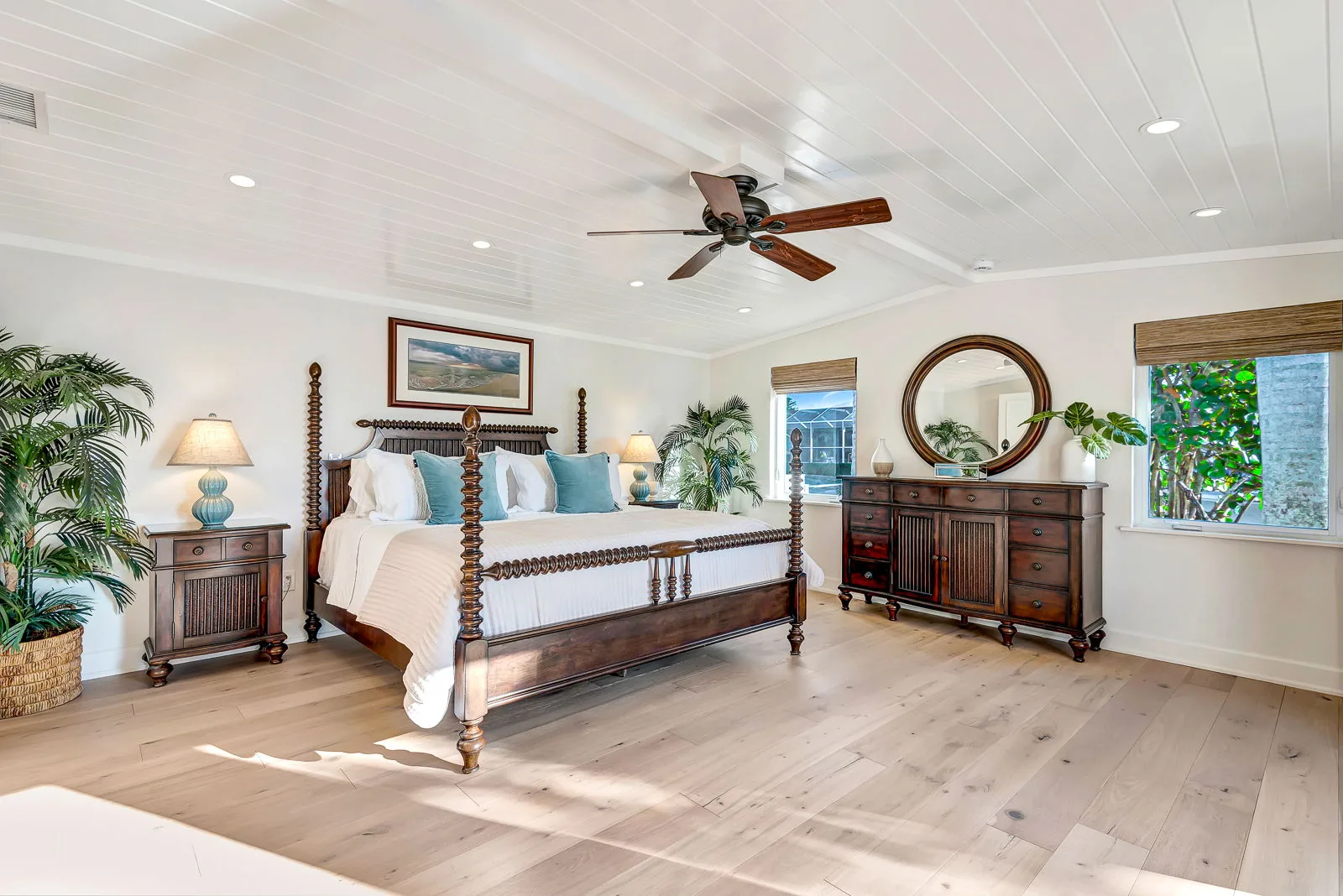 Canal-Front 3BR – Pool, Hot Tub & Boat Access