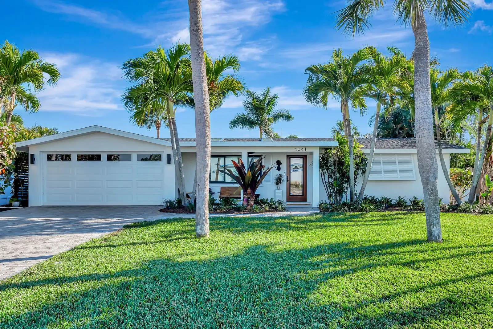 Canal-Front 3BR – Pool, Hot Tub & Boat Access