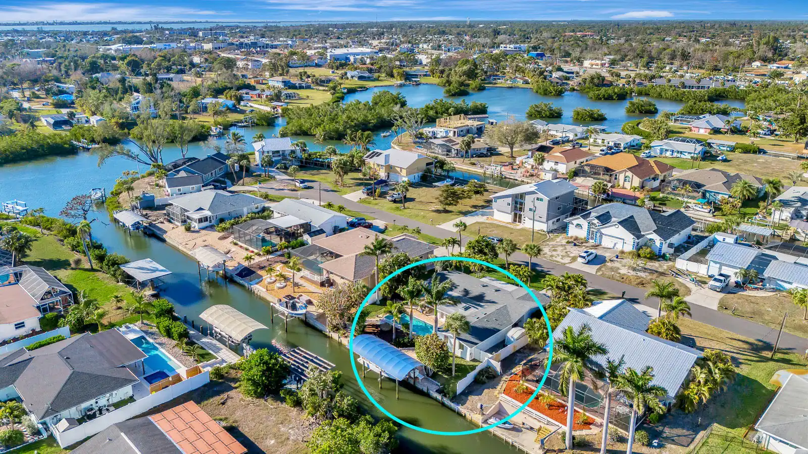 Canal-Front 3BR – Pool, Hot Tub & Boat Access