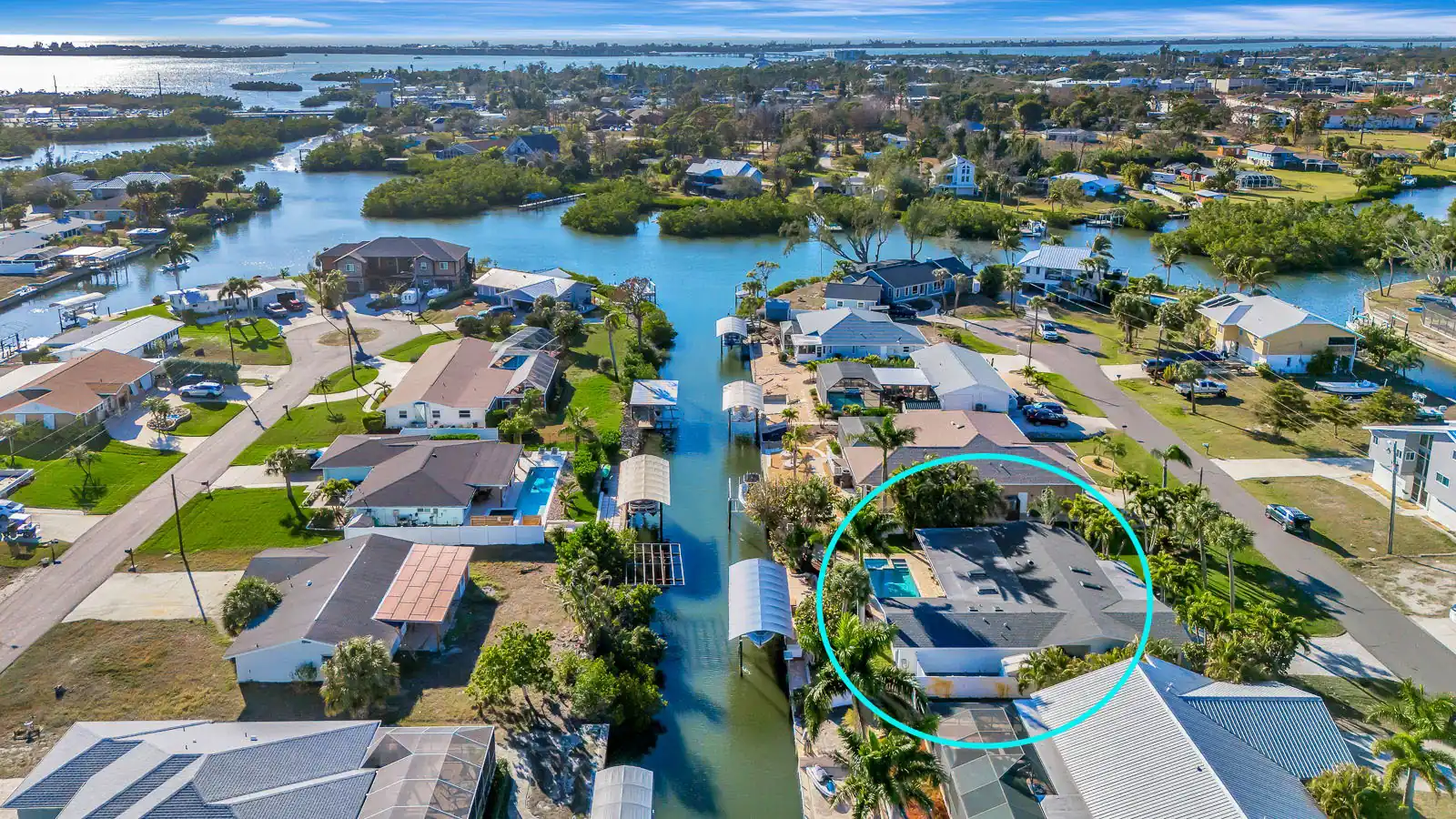 Canal-Front 3BR – Pool, Hot Tub & Boat Access