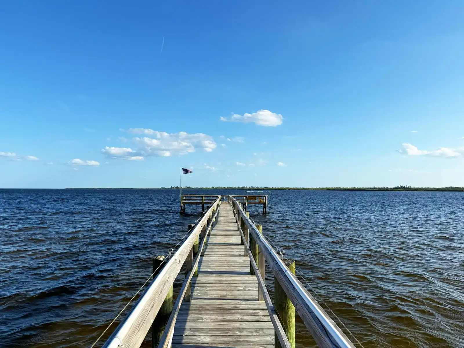 Waterfront 2BR – Pool, Dock & River Views