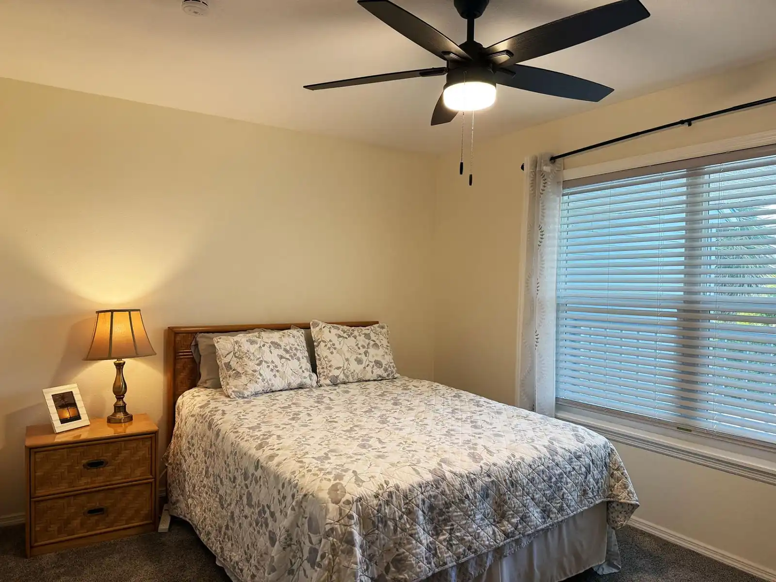 Waterfront 2BR – Pool, Dock & River Views