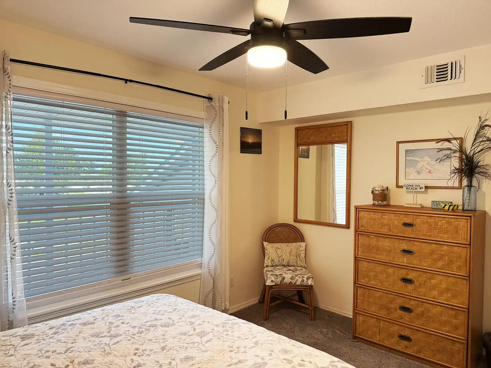 Waterfront 2BR – Pool, Dock & River Views