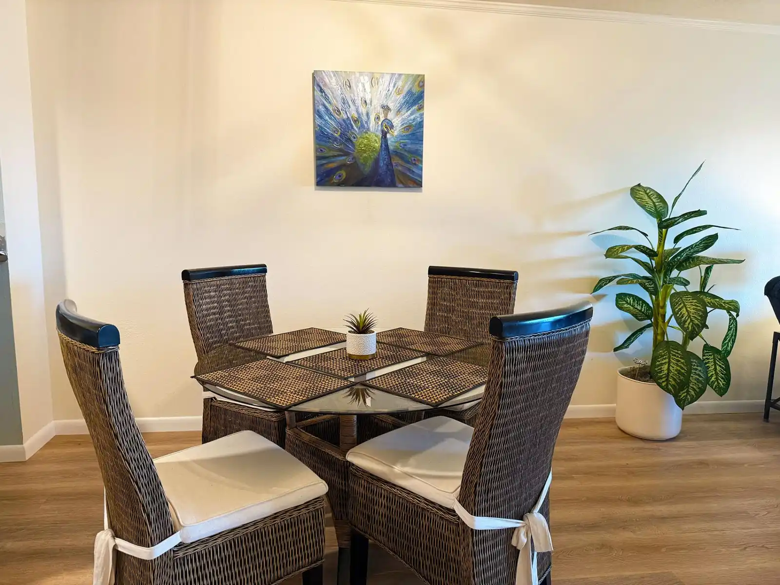 Waterfront 2BR – Pool, Dock & River Views