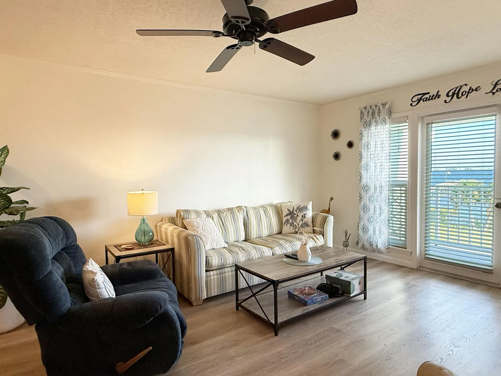 Waterfront 2BR – Pool, Dock & River Views