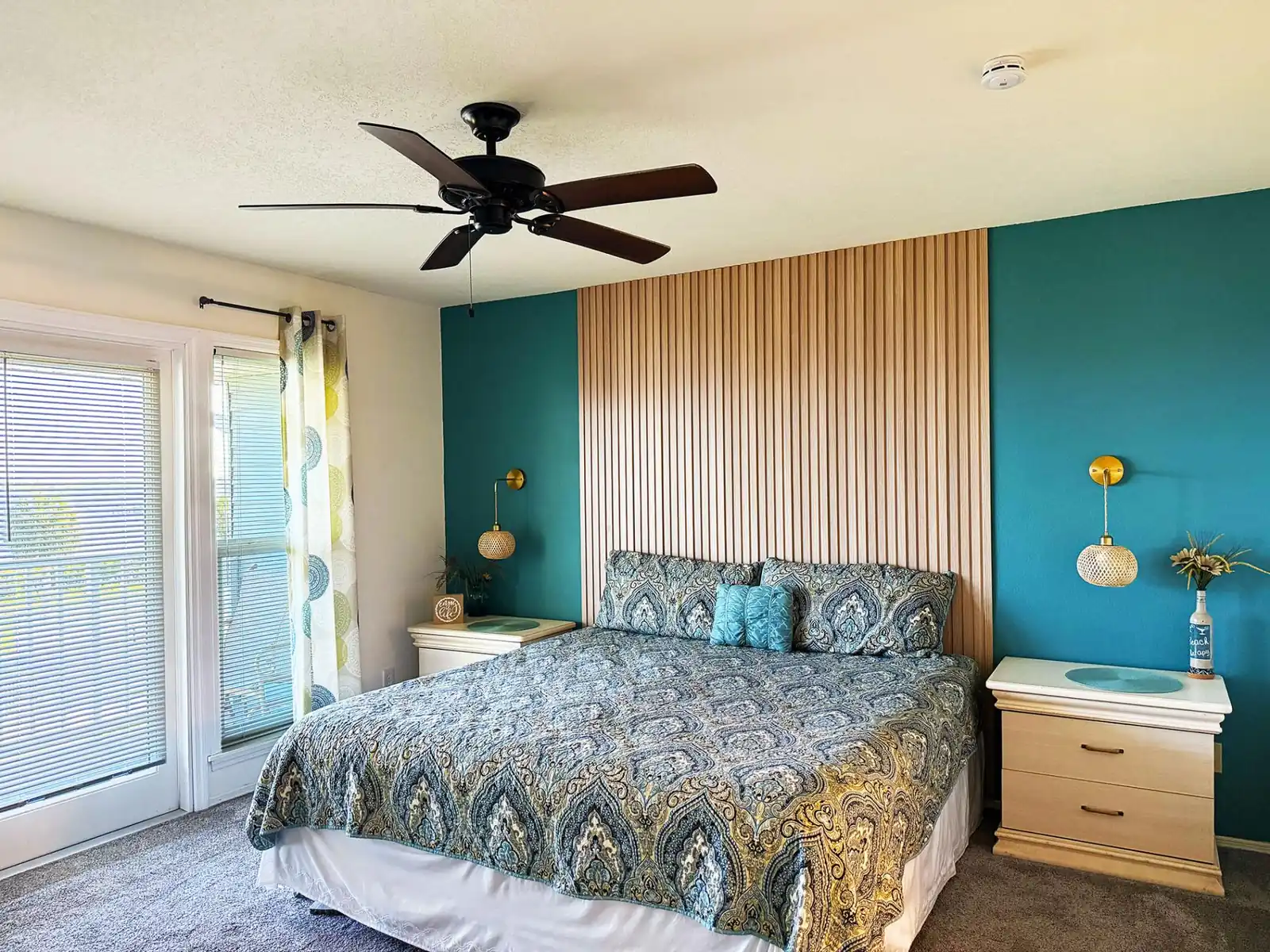 Waterfront 2BR – Pool, Dock & River Views