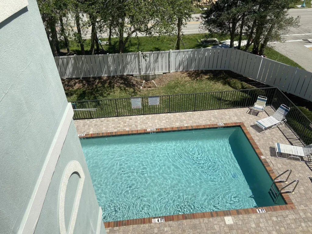 The Palms – 3BR Condo with Balcony & Pool
