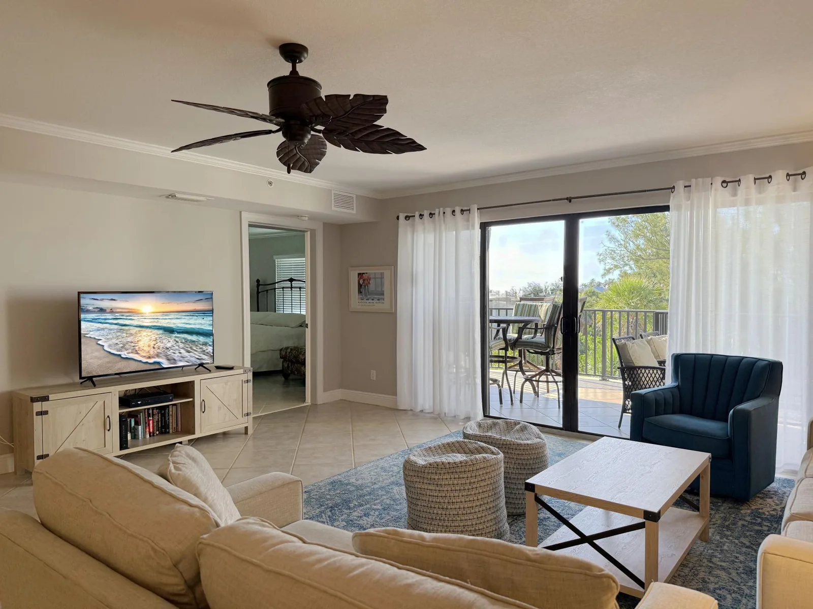 The Palms – 3BR Condo with Balcony & Pool
