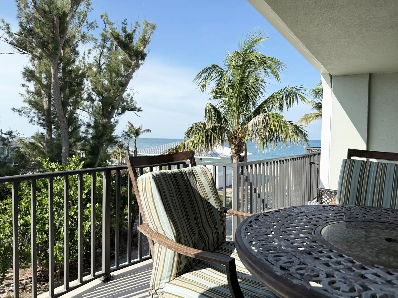 The Palms – 3BR Condo with Balcony & Pool