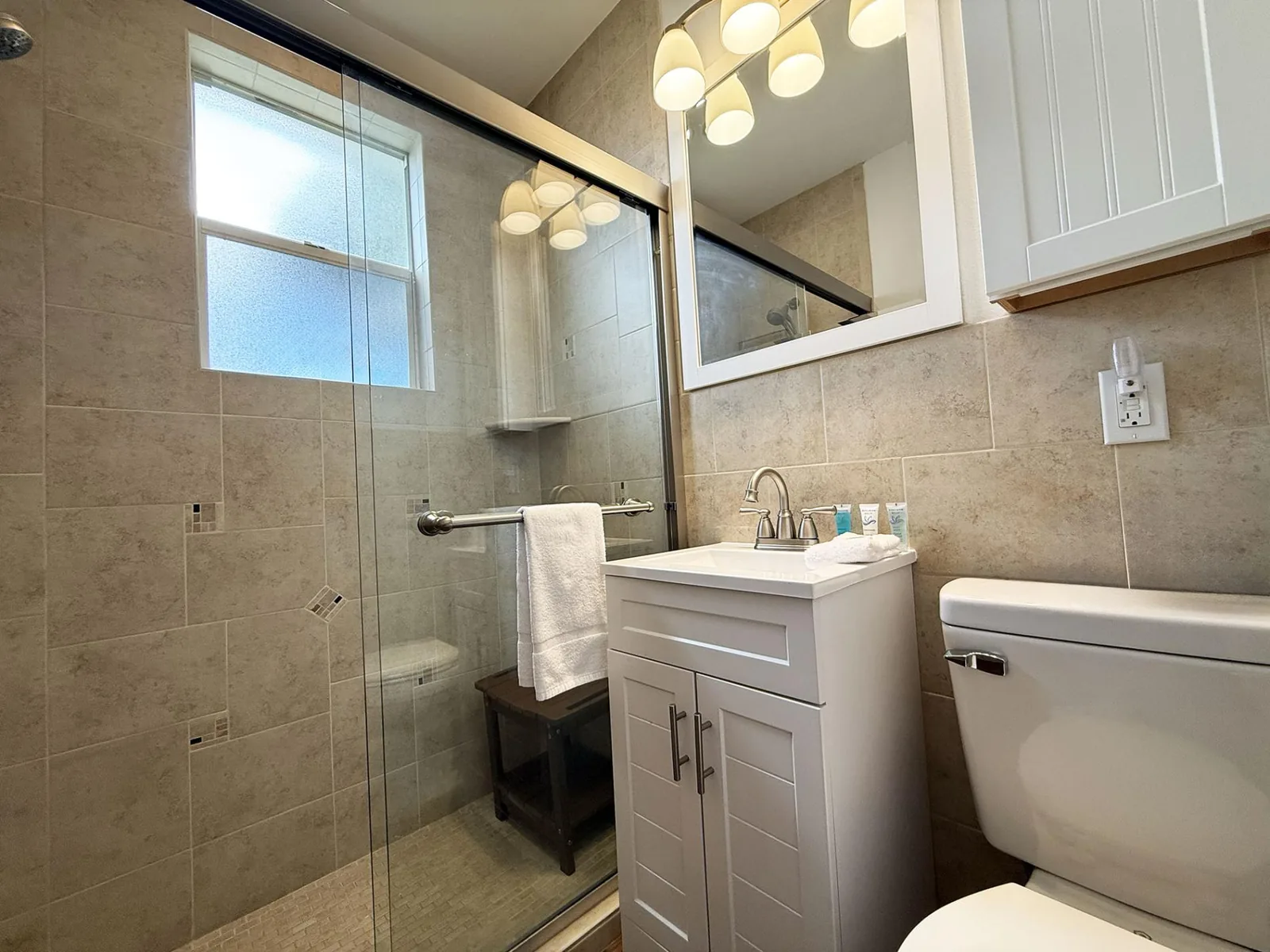 Venice Villas 1BR – Beach & Pool Escape