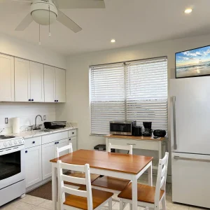 Venice Villas 1BR – Beach & Pool Escape