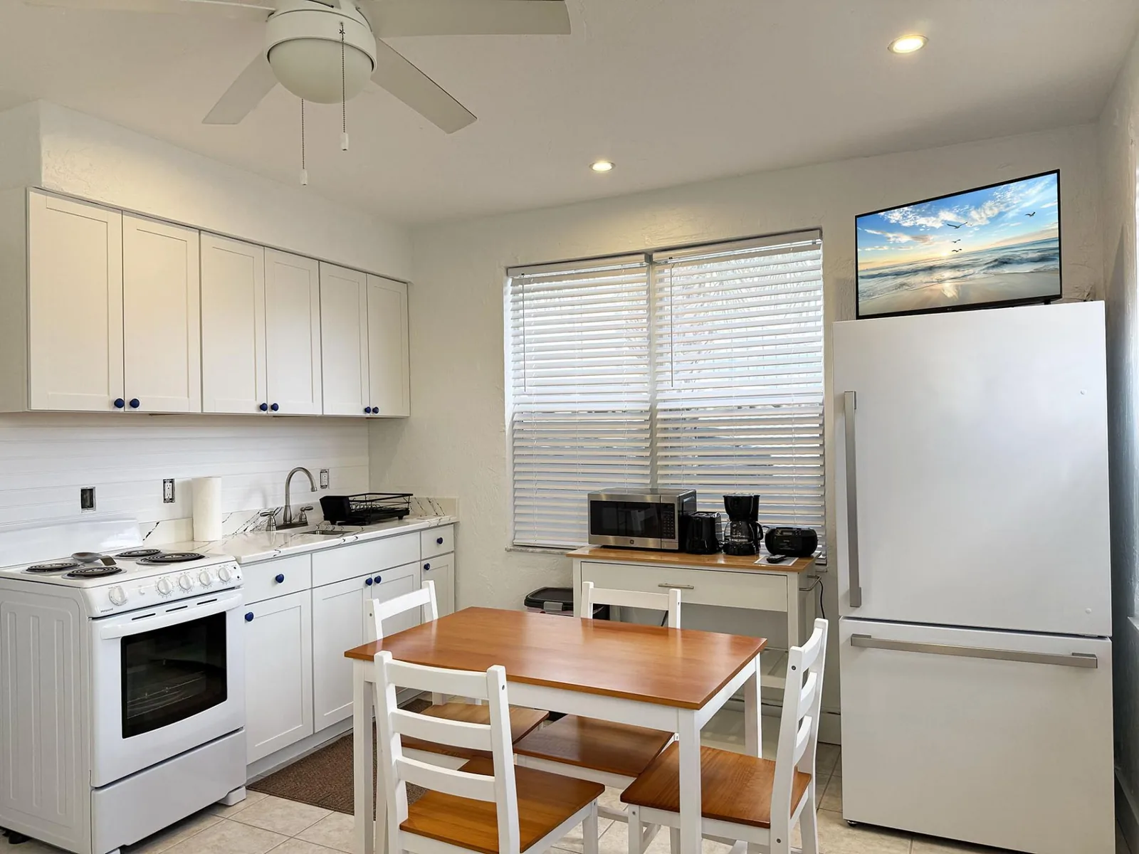 Venice Villas 1BR – Beach & Pool Escape