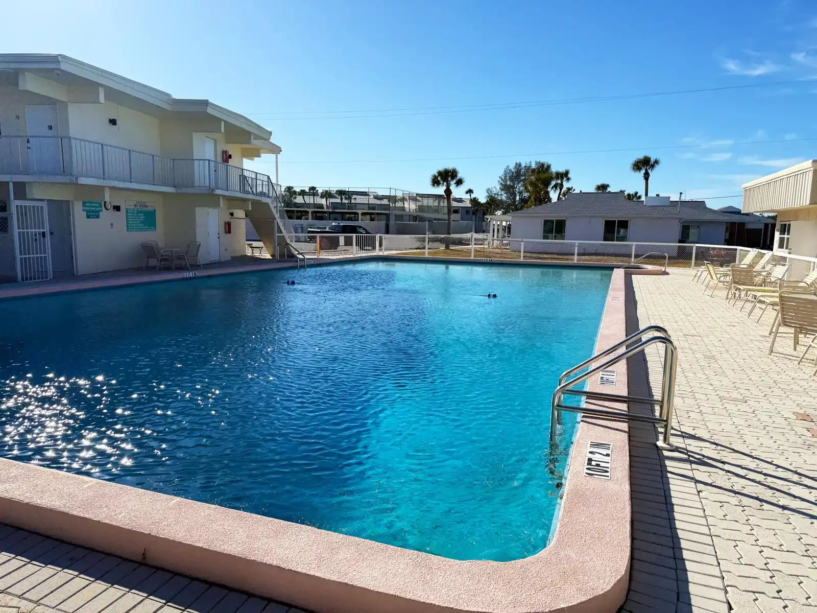 Venice Villas 1BR – Beach & Pool Escape
