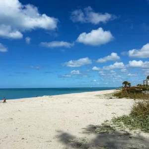 Venice Villas 1BR – Beach & Pool Escape