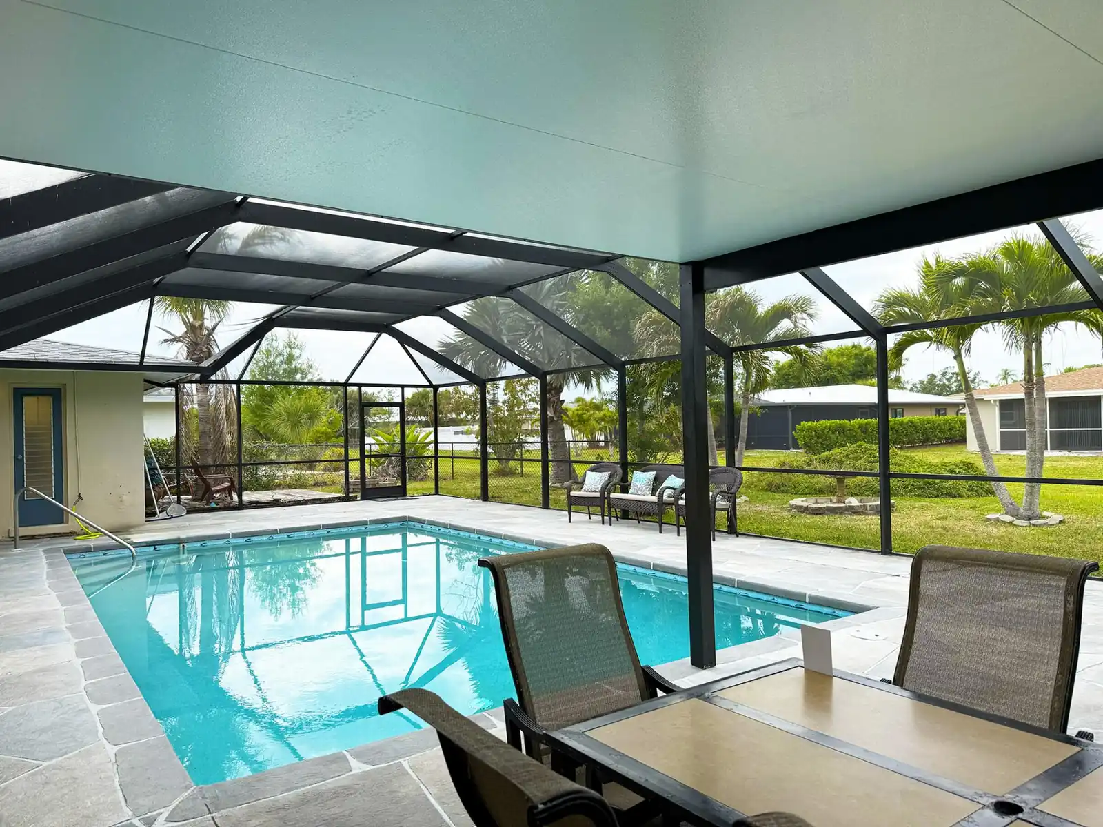 Sunny Pool Villa – Golf, Beach & Relaxation