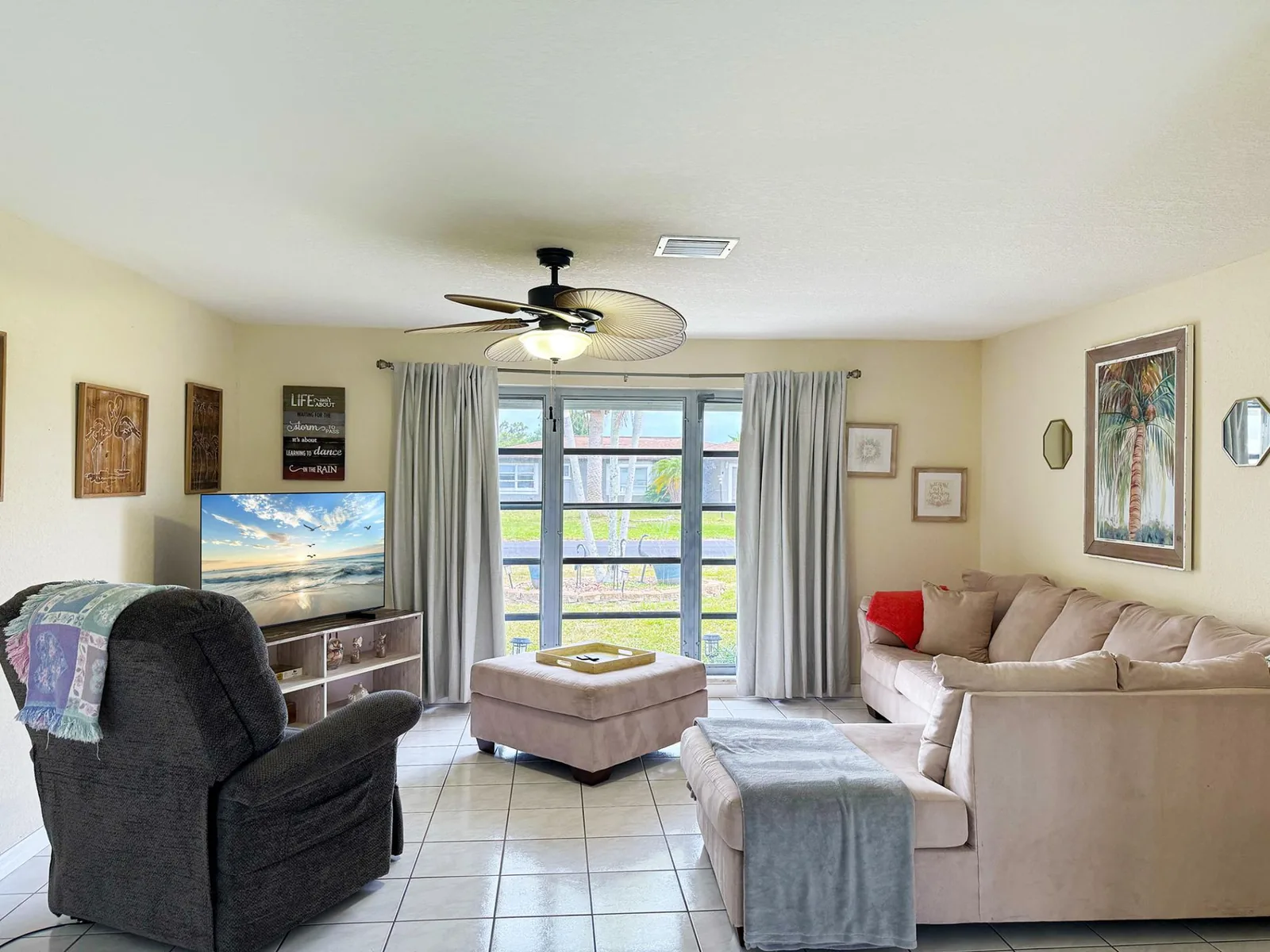 Sunny Pool Villa – Golf, Beach & Relaxation
