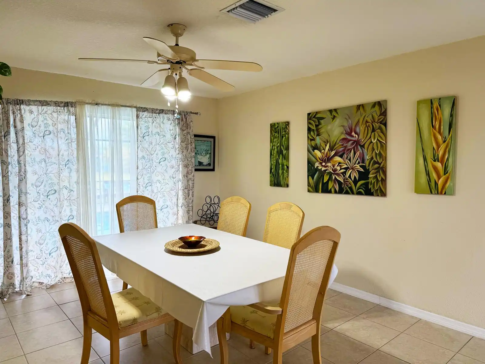 Sunny Pool Villa – Golf, Beach & Relaxation