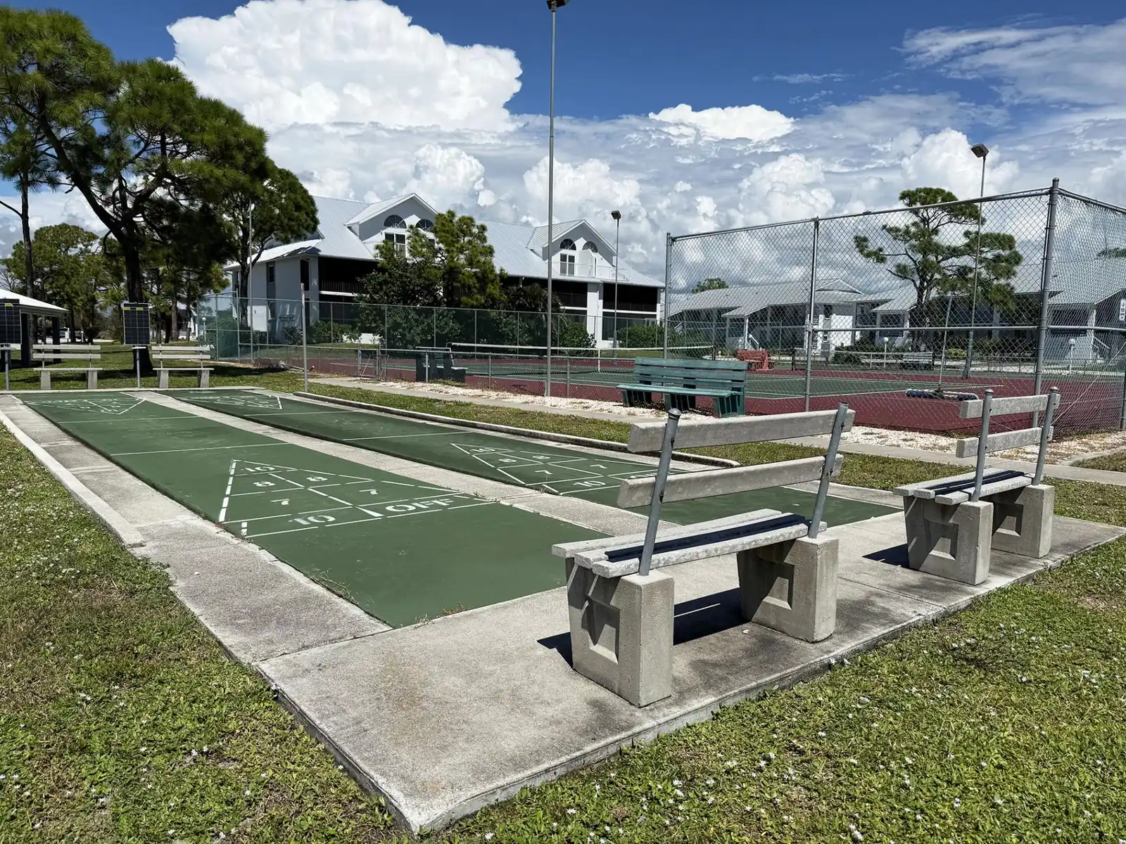 2BR Fiddler’s Green – Pool, Tennis & Shuffleboard