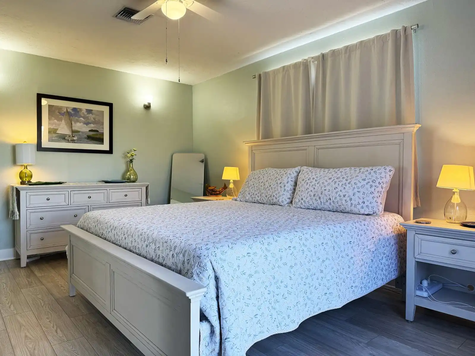 Corner Villa Steps to Beach King Bed + Pool