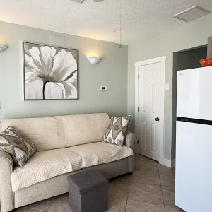 Corner Villa Steps to Beach King Bed + Pool