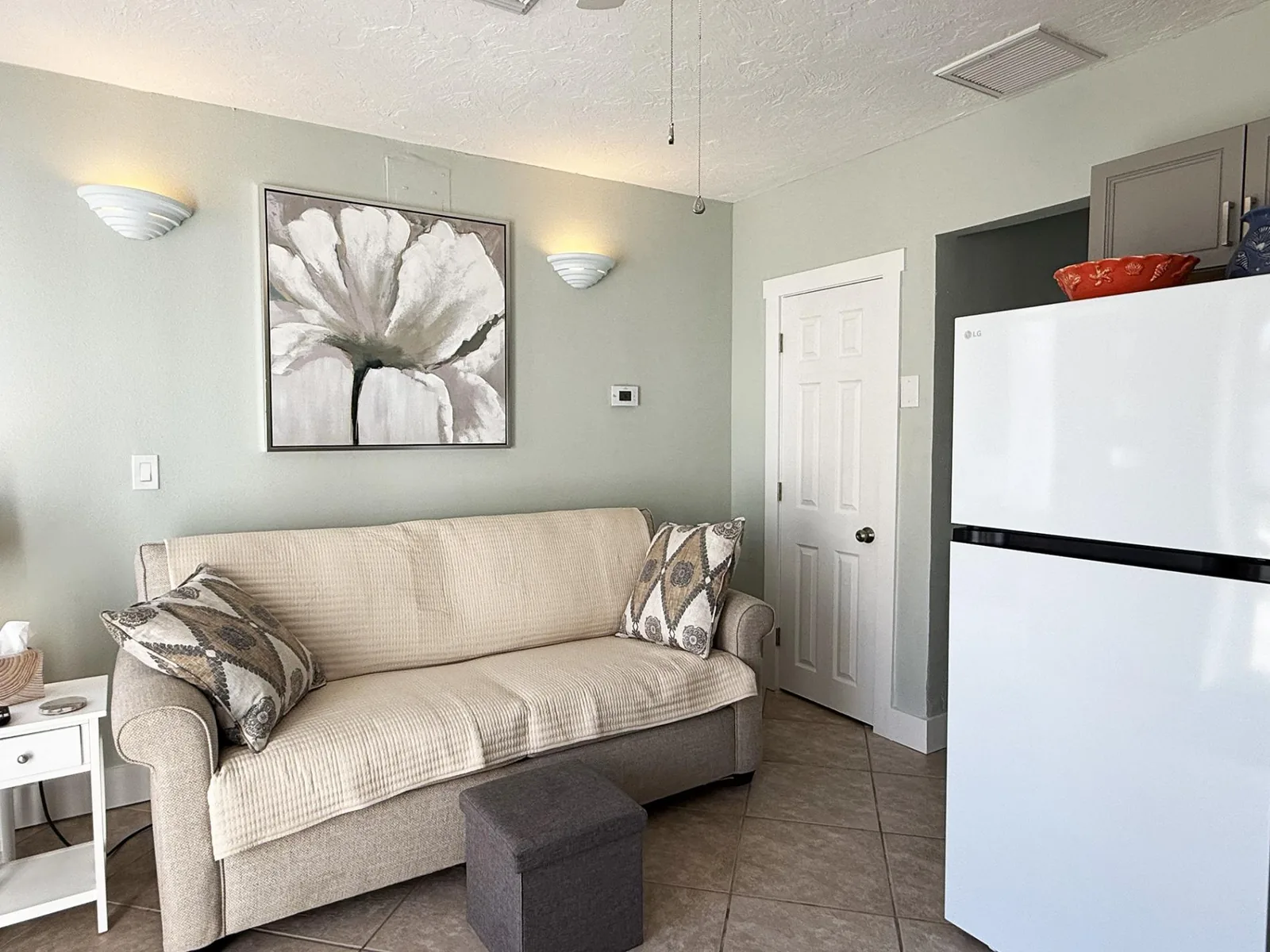 Corner Villa Steps to Beach King Bed + Pool