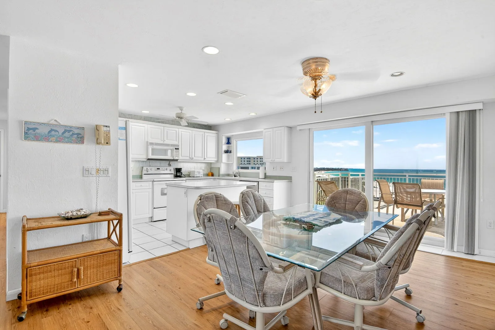 2BR Panoramic Views – Jamaica Royale Beachfront