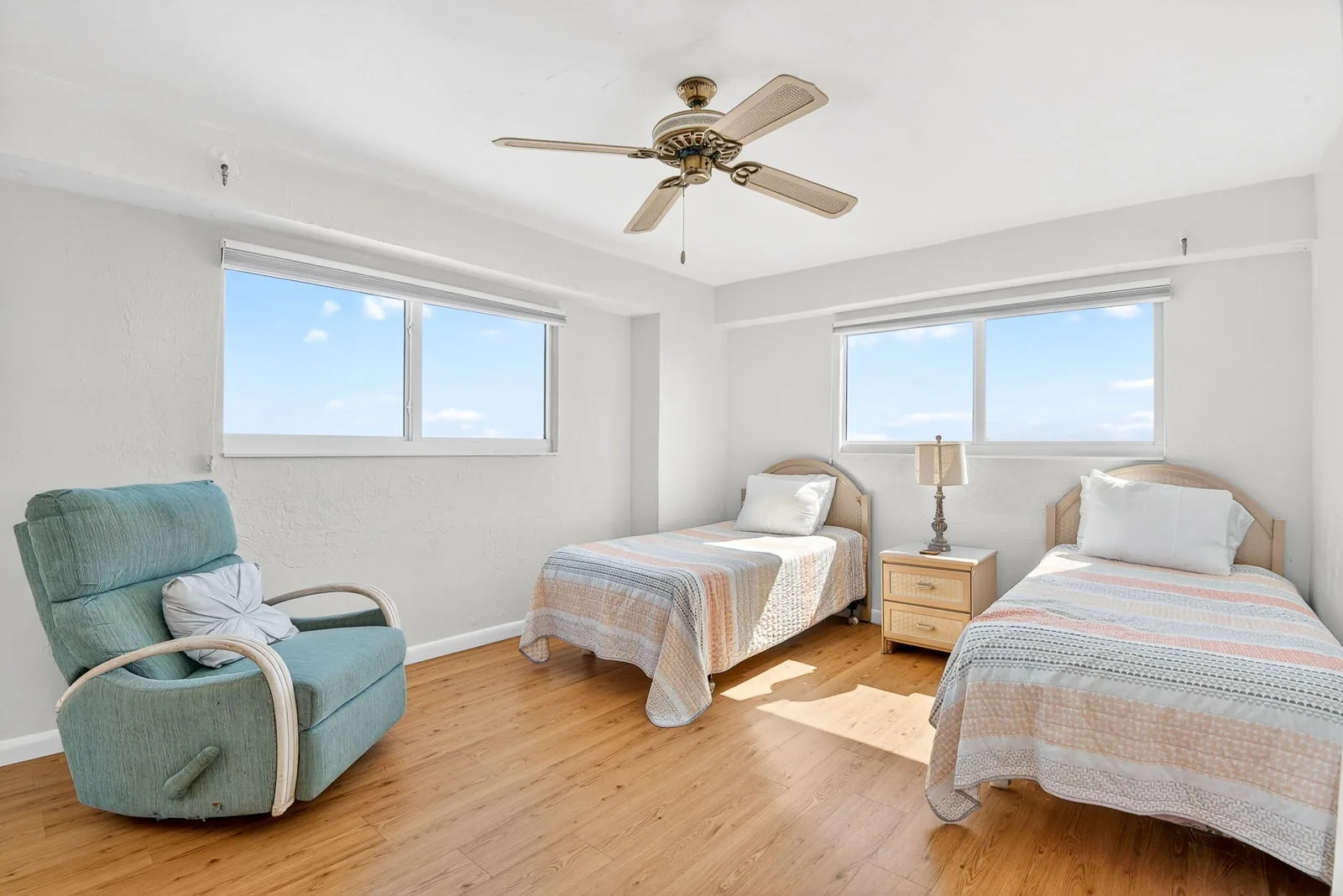 2BR Panoramic Views – Jamaica Royale Beachfront