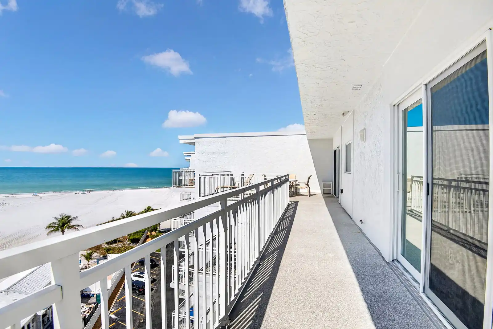 2BR Panoramic Views – Jamaica Royale Beachfront