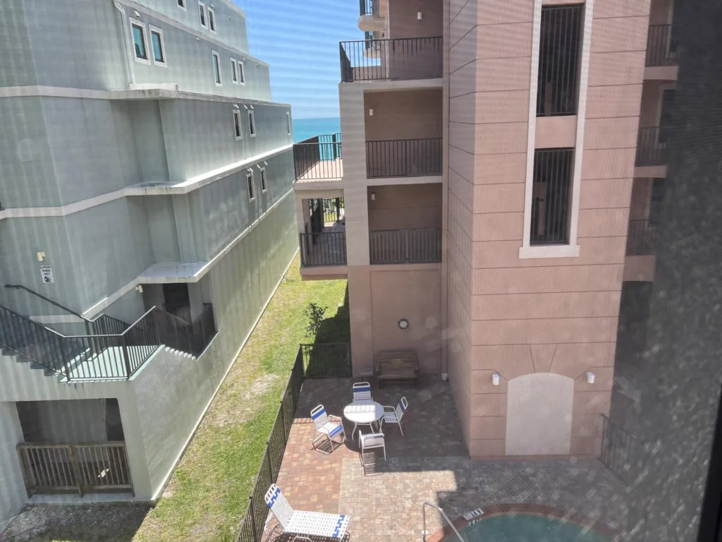 Stylish Gulf Condo - Walk to Beach, Pool & Dining