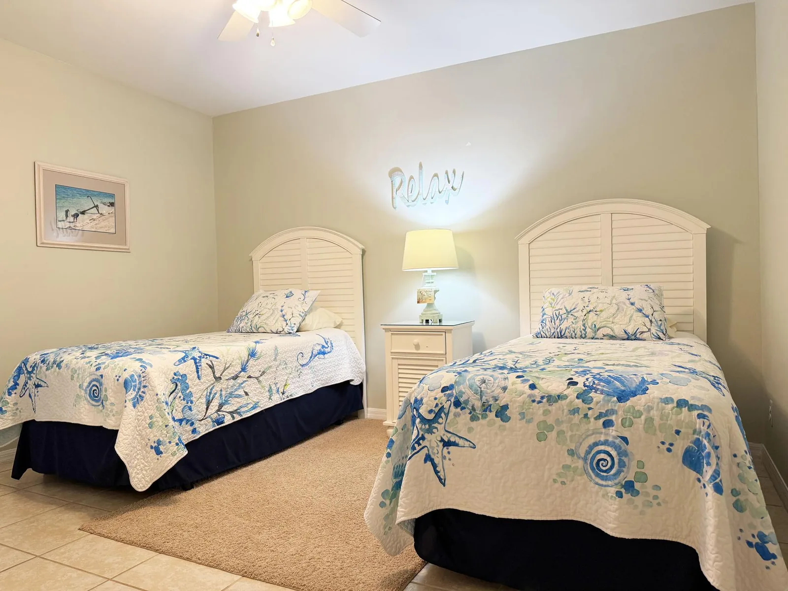 Stylish Gulf Condo - Walk to Beach, Pool & Dining
