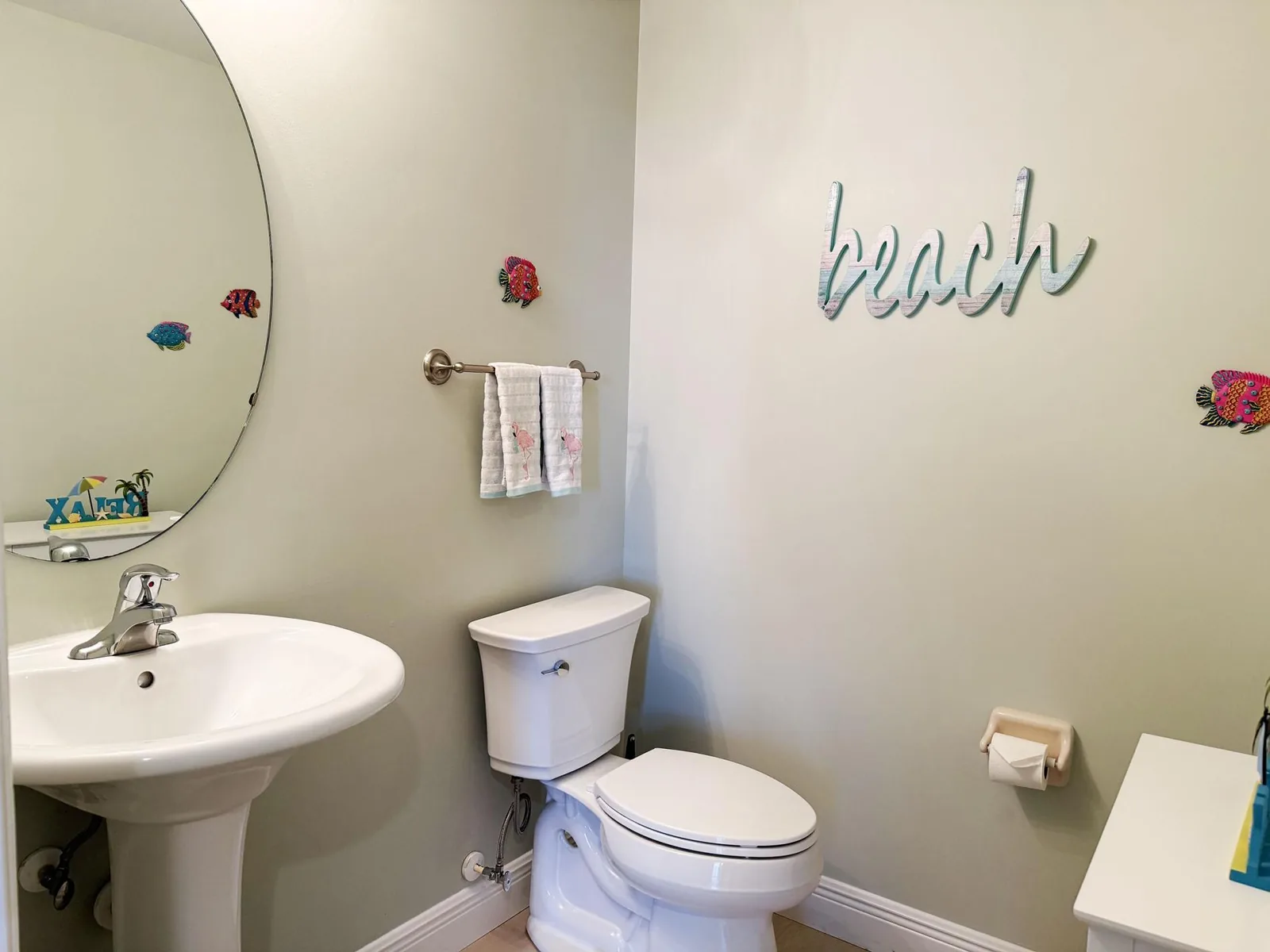 Stylish Gulf Condo - Walk to Beach, Pool & Dining