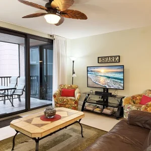 Stylish Gulf Condo - Walk to Beach, Pool & Dining