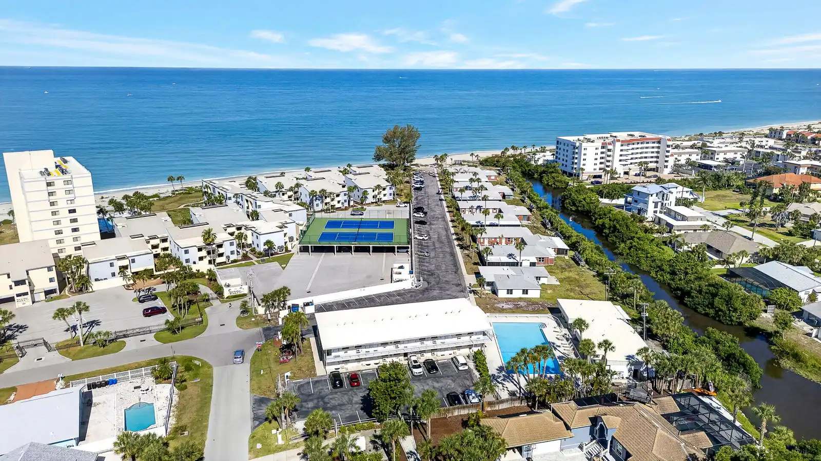 Direct Gulf Front – Venice Villas Coastal Chic