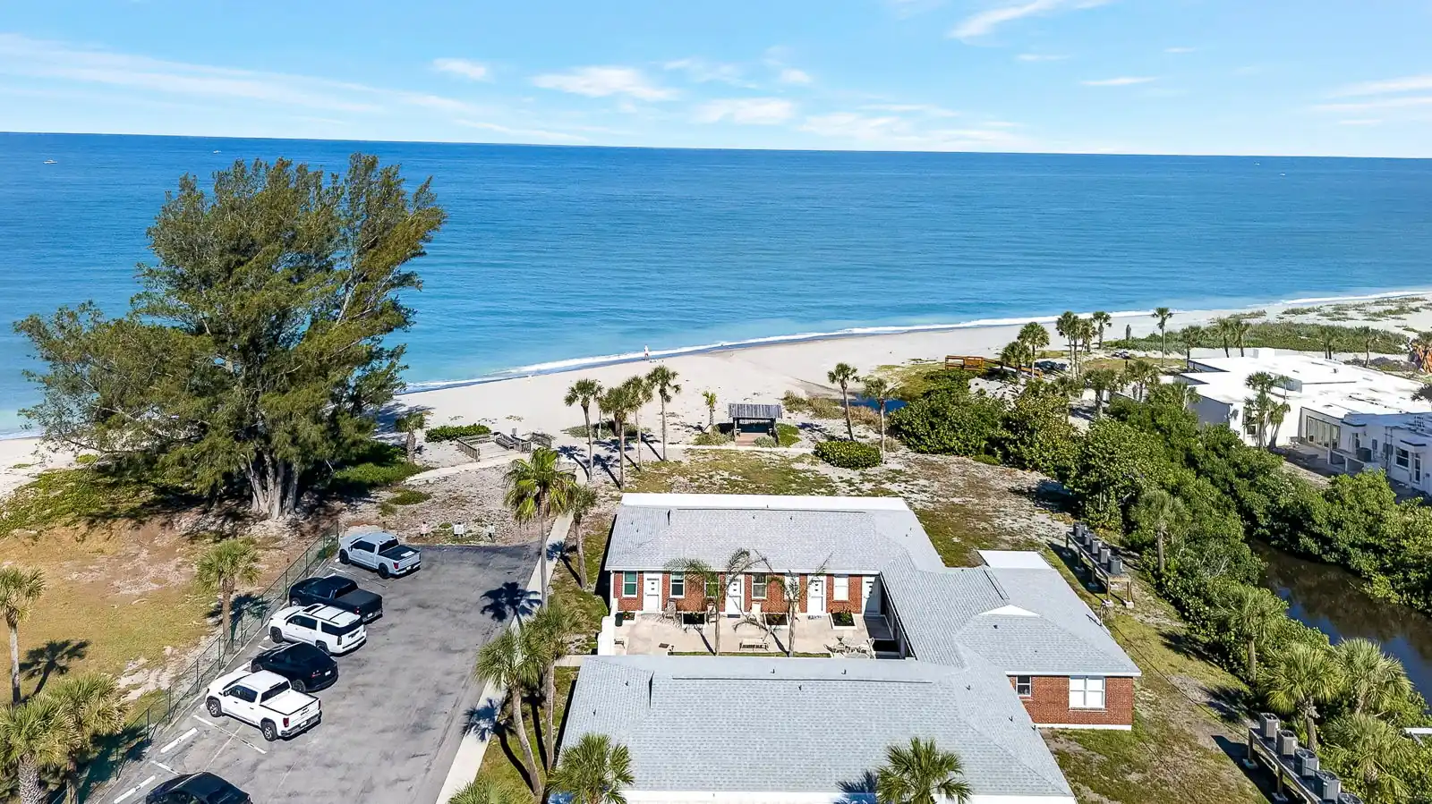 Direct Gulf Front – Venice Villas Coastal Chic