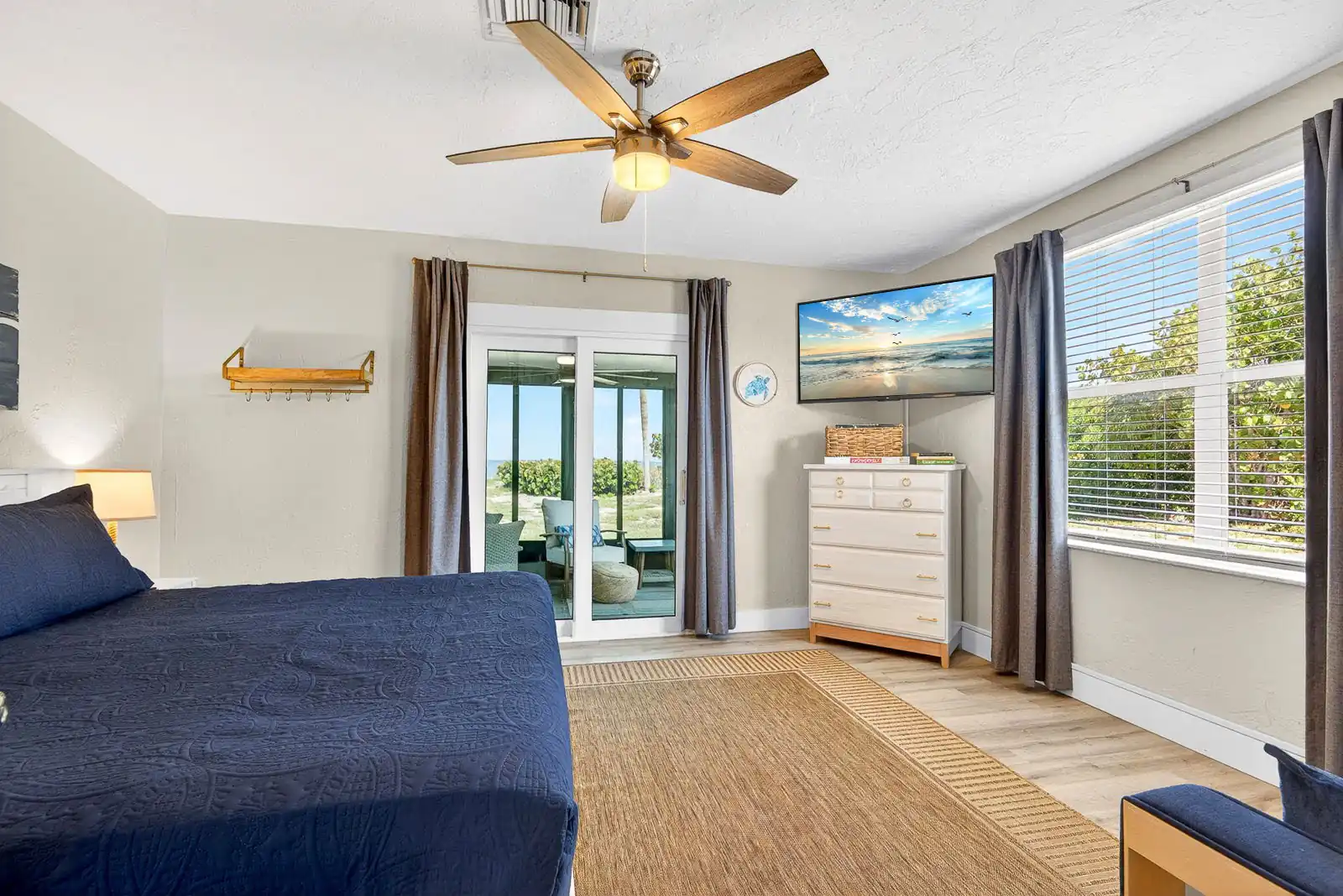 Direct Gulf Front – Venice Villas Coastal Chic