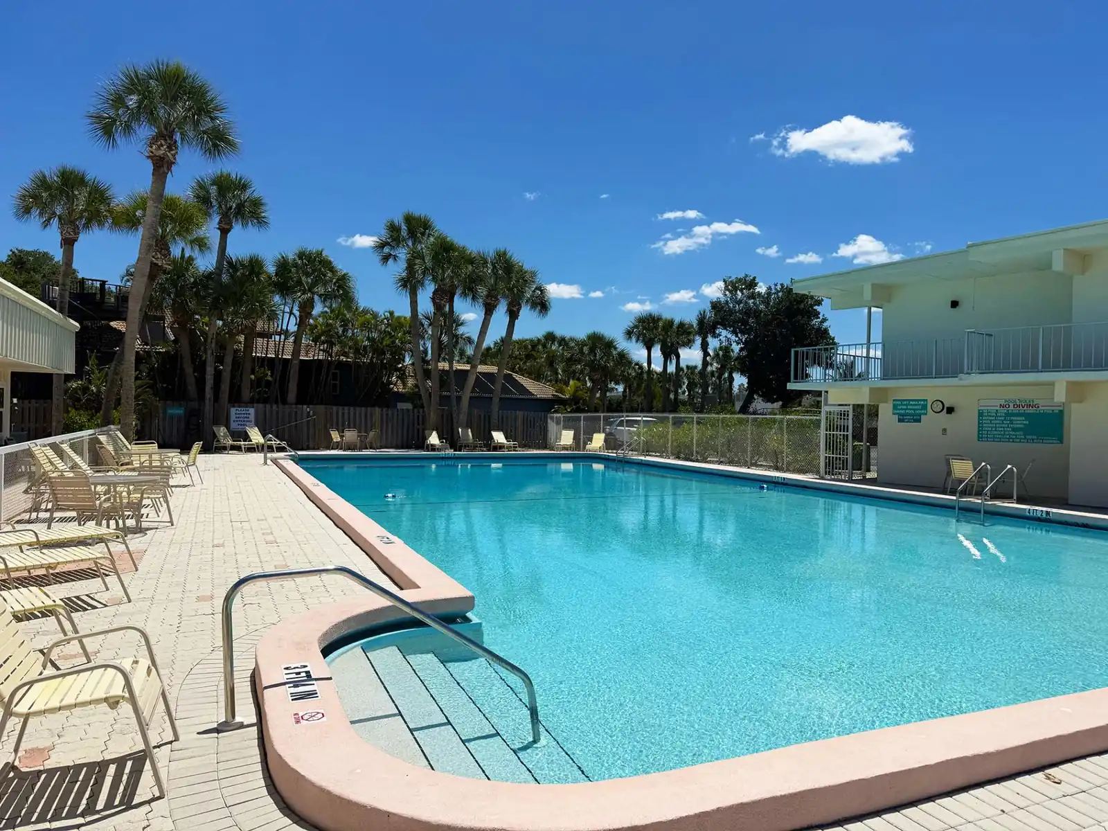 Direct Gulf Front – Venice Villas Coastal Chic