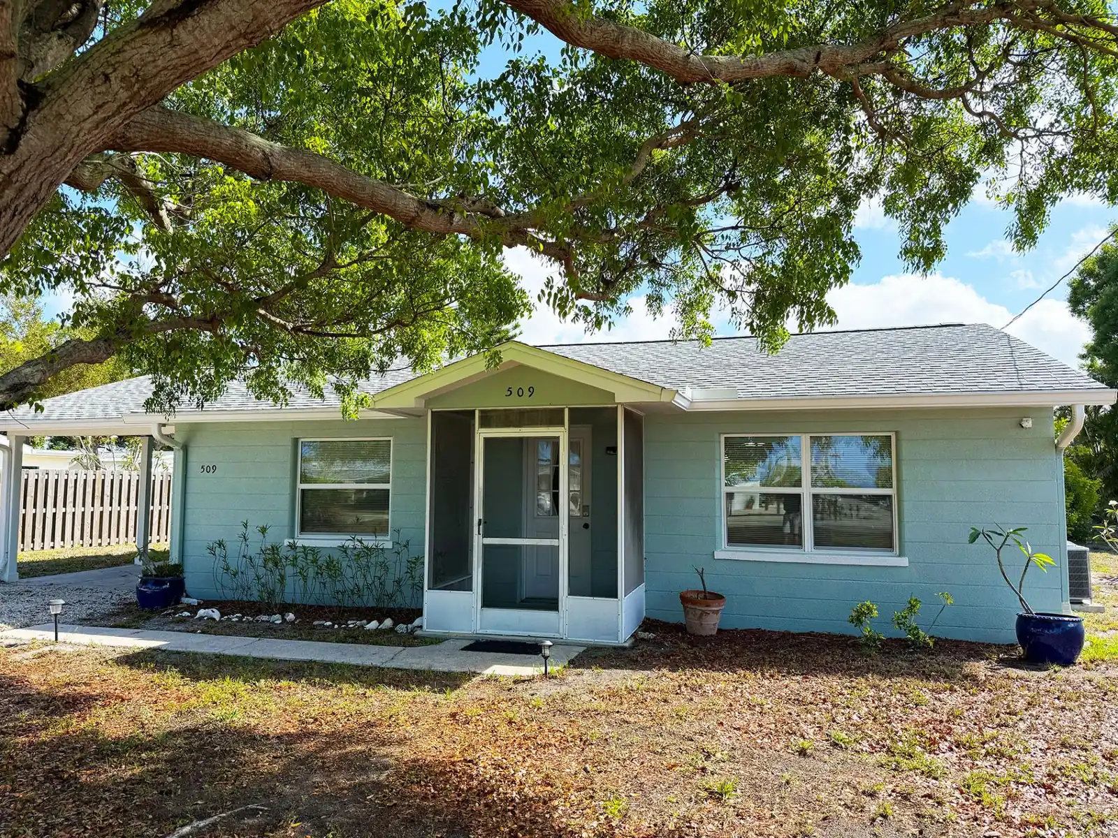 2BR Coastal Cottage – Minutes to Beach & Bay