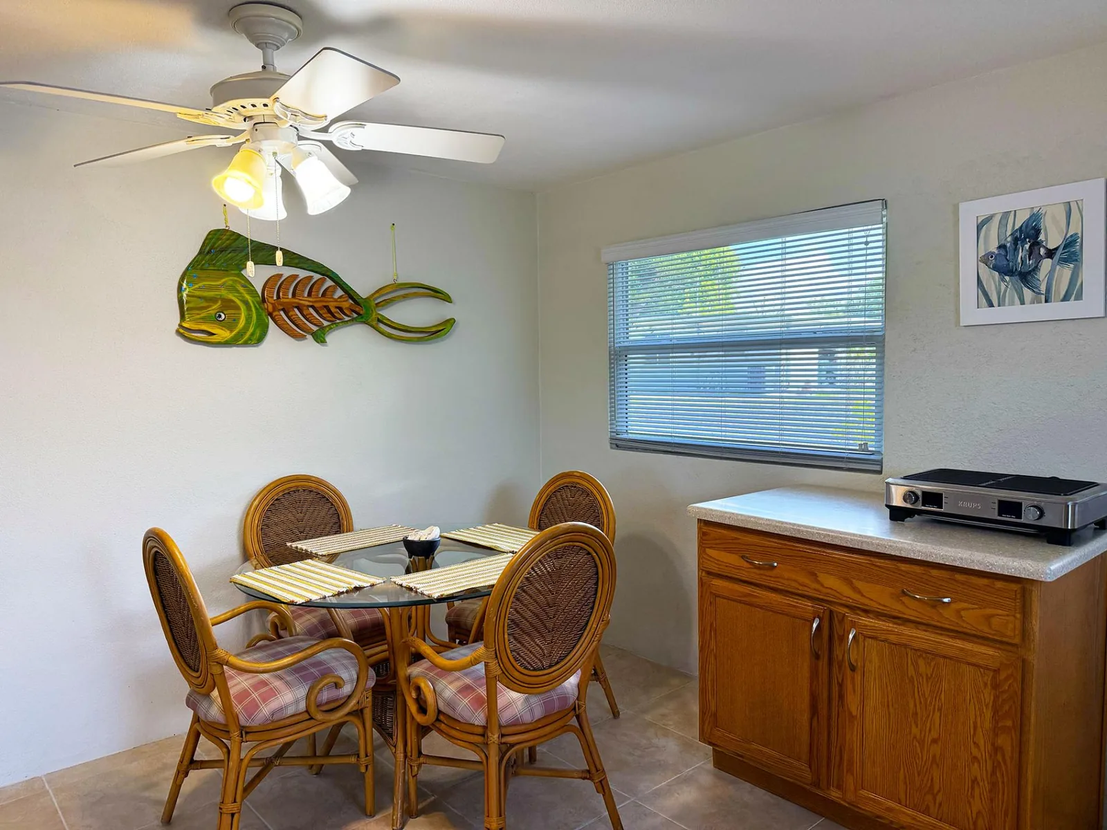 2BR Coastal Cottage – Minutes to Beach & Bay