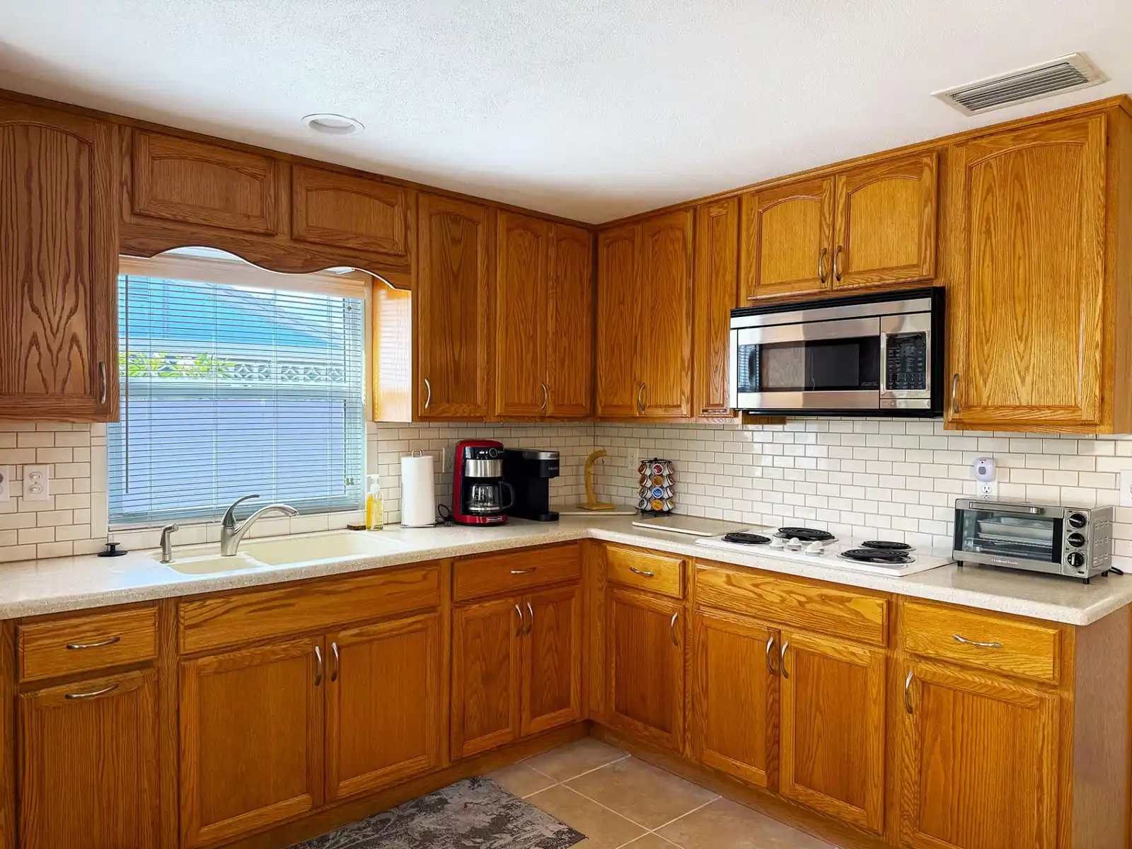 2BR Coastal Cottage – Minutes to Beach & Bay