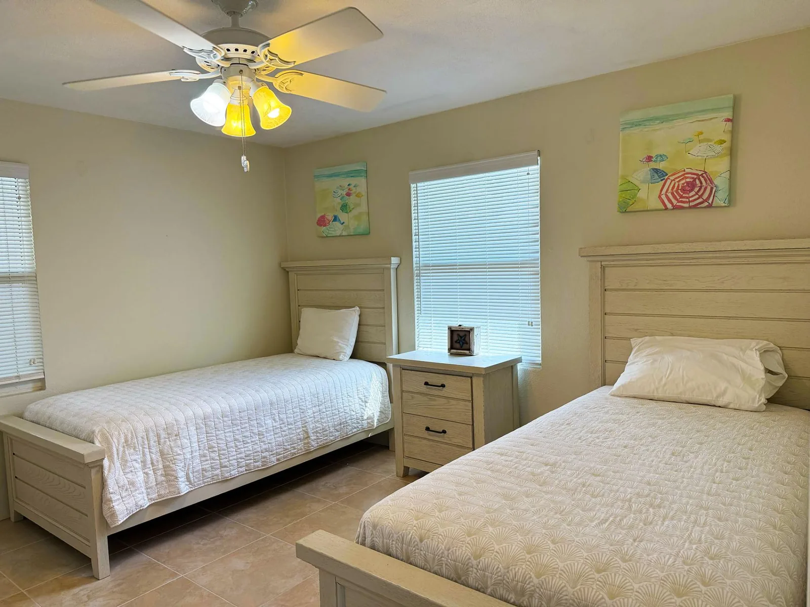 2BR Coastal Cottage – Minutes to Beach & Bay