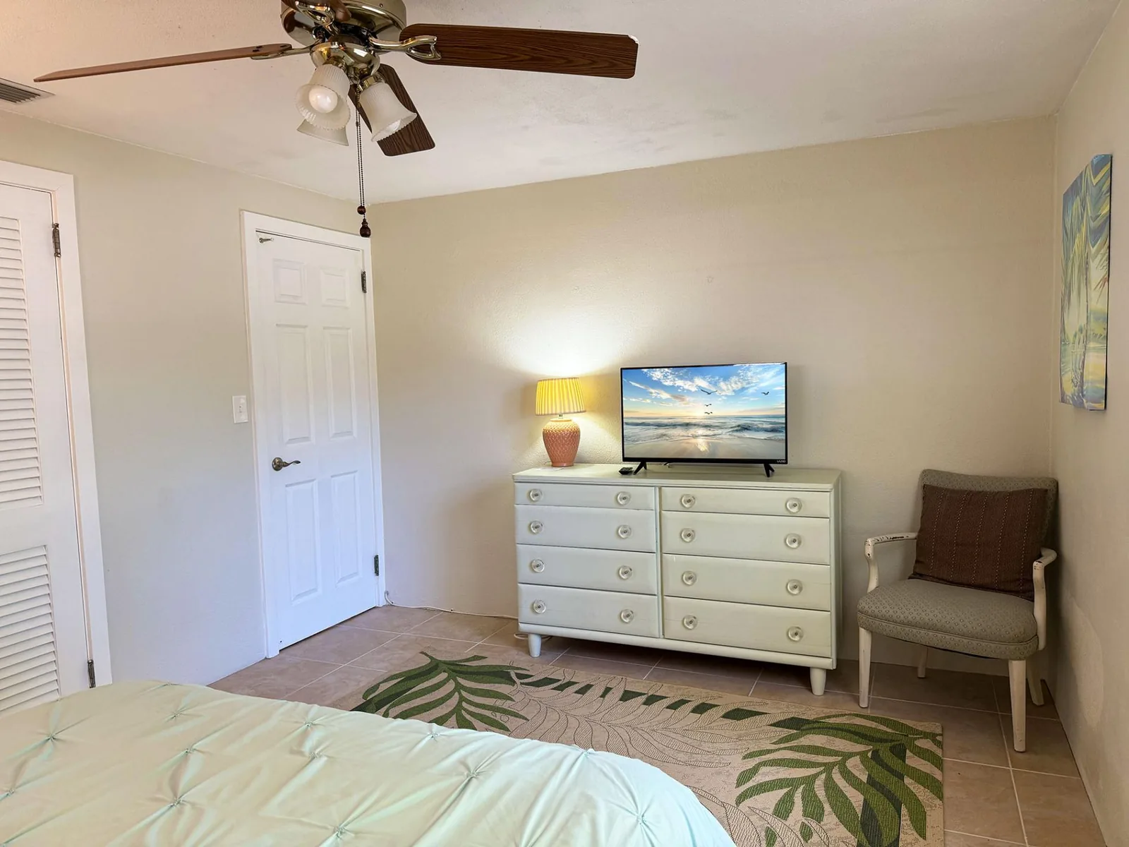 2BR Coastal Cottage – Minutes to Beach & Bay